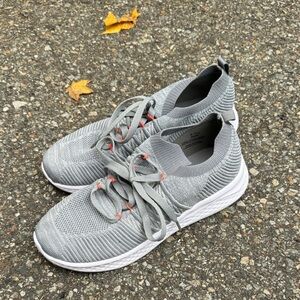 Cushionaire Gray Knit Memory Foam Sneakers